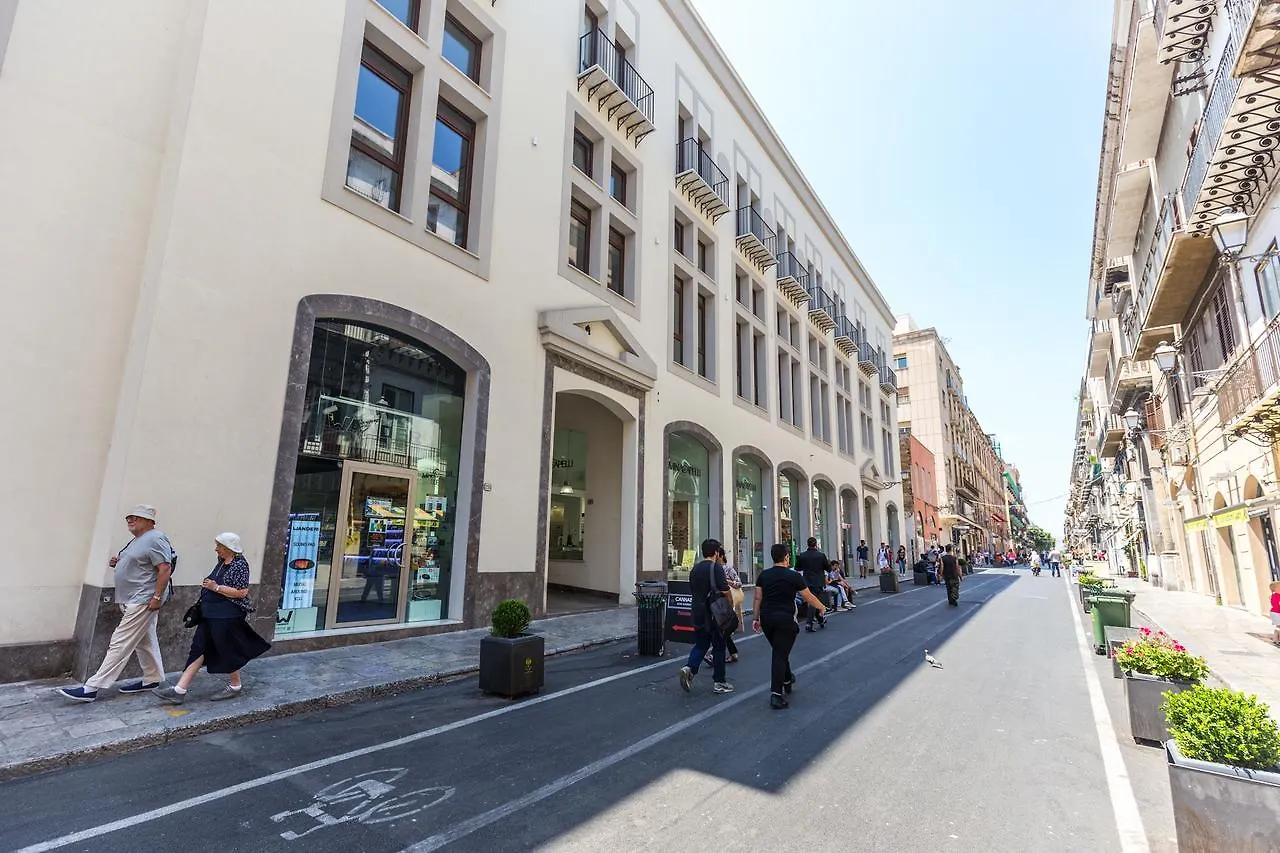 Studio C, Palazzo Quaroni Palermo 0*,  Italy