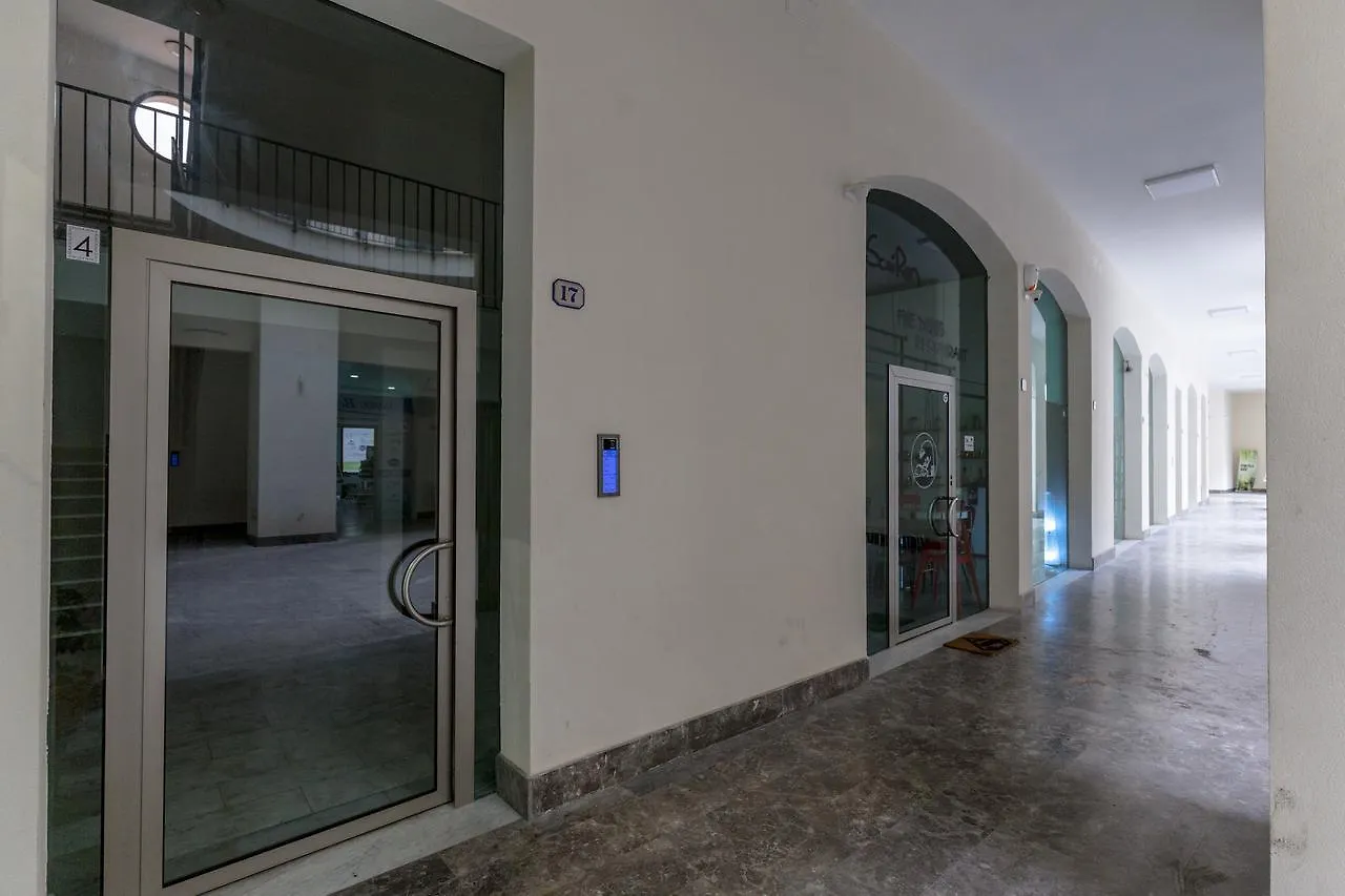 Studio C, Palazzo Quaroni Palermo Apartment